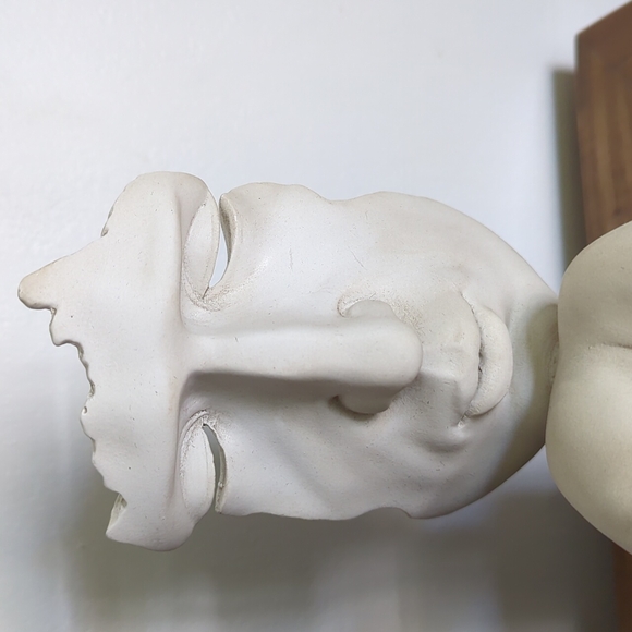 Blow a Kiss Sculpture on Block Base Leonardo Da Vinci Vitruvian Collection 2005 - Picture 6 of 8